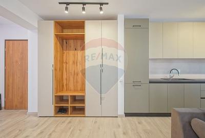 Apartament cu 2 camere semidecomandat, mobilat în Tractorul - 10