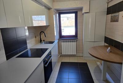 Apartament cu 3 camere decomandat în Central - 4