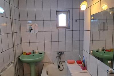 Casă cu 3 camere cu Canalizare în Central - 7