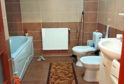 Apartament cu 3 camere decomandat în Central - 13