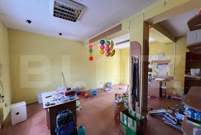 Casa de vanzare, cu 2 camere, zona cu vad comercial. - 13