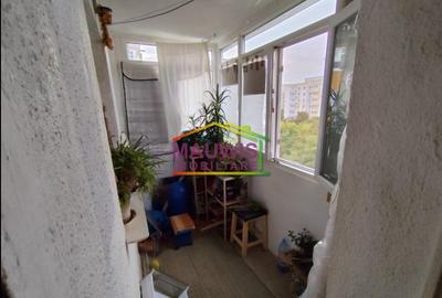 Vand apartament cu 3 camere in zona Bârcă – Rahova. - 2