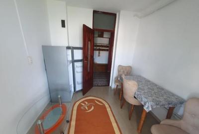 Trei camere decomandat,zona Canta,strada Luca Arbore - 1