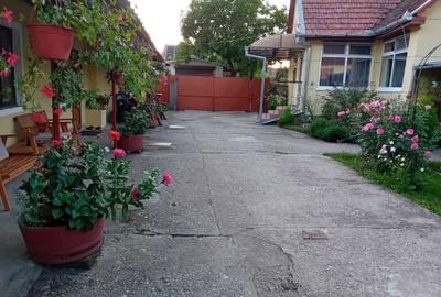 Casă cu 4 camere în Central - 2