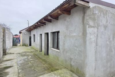 Casă cu 5 camere cu Canalizare în CET - 1