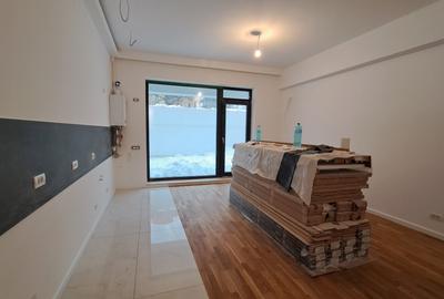 Apartament cu 2 camere semidecomandat în 13 Septembrie