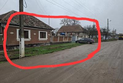 Casă cu 4 camere cu Teren 1639 Mp în Căuașd - 2