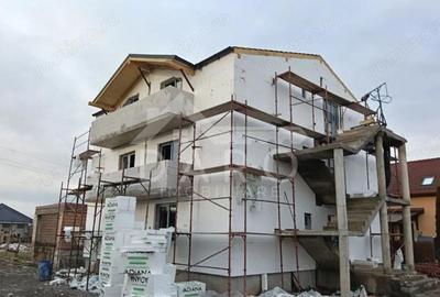 Apartament cu 2 camere decomandat în 7 Noiembrie