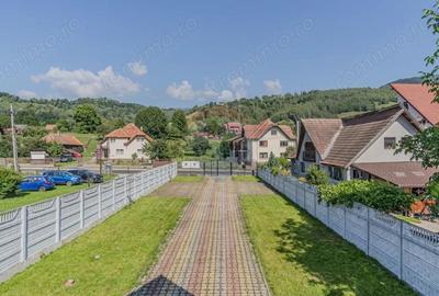 Casă cu 10 camere cu Teren 1074 Mp în Moieciu - 3