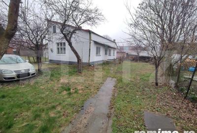 Casă cu 3 camere cu Teren 1500 Mp în Rădăuți - 4