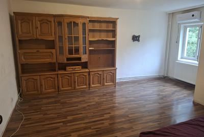 Militari - Orsova, decomandat, etaj 2/4, 76 mp., an c-tie 1989, centrala termica Militari - Orsova, decomandat, etaj 2/4, 76 mp., an c-tie 1989, centrala termica - 7