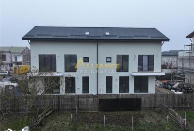 Casă cu 5 camere cu Teren 180 Mp în Central - 1