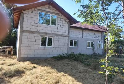 Vand schimb casa