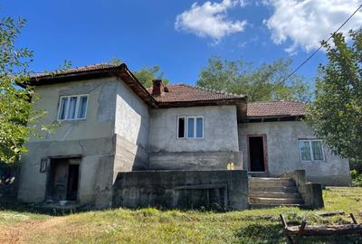 Casă cu 5 camere cu Teren 6765 Mp în Pușcașu - 1