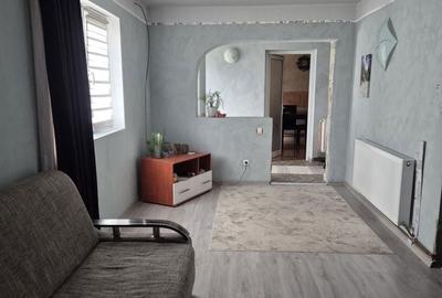 Casă cu Teren 200 Mp în Central - 2