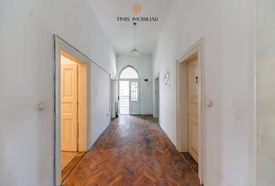 Spatiu de birouri cu vedere spre Catedrala, in Palatul Marschall - 0% - 16