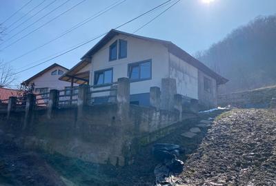 Casă cu 4 camere în Gura Vitioarei - 3