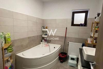 Casă cu 5 camere cu Teren 238 Mp în Central