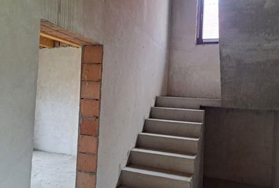 Casă cu 4 camere în Acățari - 4