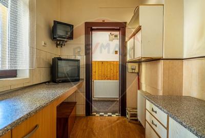 VILA! Investitie - pretabil pensiune SINAIA- zona apreciata turistic! - 8