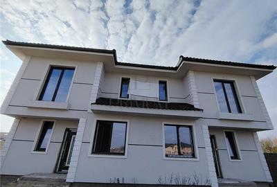 Duplex cu 5 camere cu Canalizare în Moșnița Nouă - 2