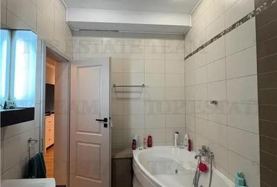 Apartament cu 3 camere decomandat în Central - 3