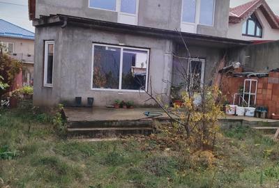 Casă cu 4 camere cu Teren 297 Mp în Central - 4