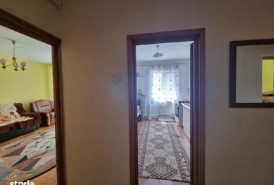 Apartament cu 3 camere decomandat în Orizont - 2