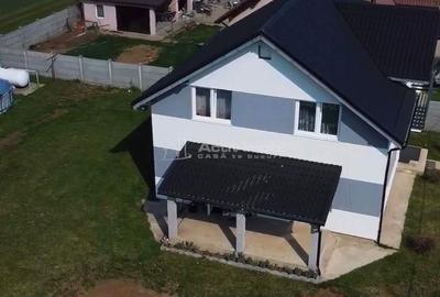 Casă cu 4 camere cu Teren 800 Mp în Central - 2