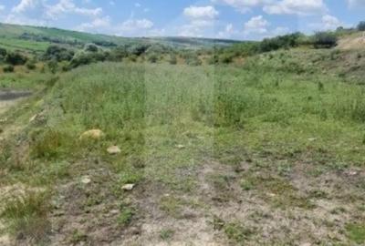 Teren de 1000 mp, în Iris