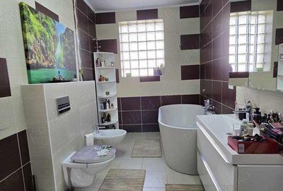 Casă cu 4 camere cu Teren 442 Mp în Central - 6