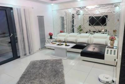 Apartament cu 3 camere decomandat în Peco - 2