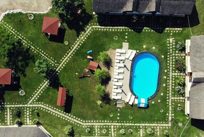 Casă cu 10 camere cu Teren 2433 Mp în Murighiol - 4