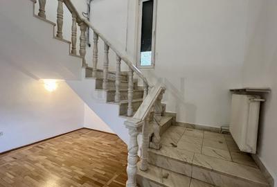 Casă individuală cu 10 camere cu Canalizare în Sisești - 5