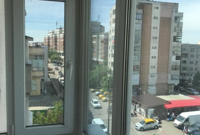 Apartament cu 4 camere decomandat în Roșiori de Vede - 1
