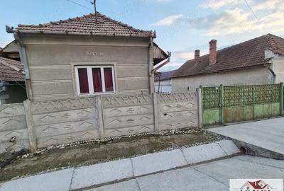 Vanzare casa in Henig -1100 mp teren - 2