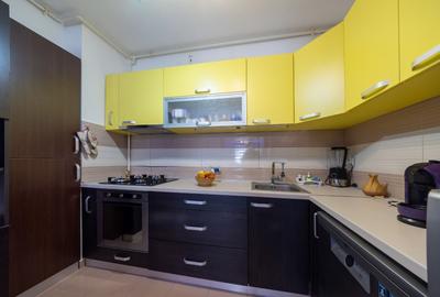 Apartament cu 3 camere decomandat, mobilat în Tractorul - 15
