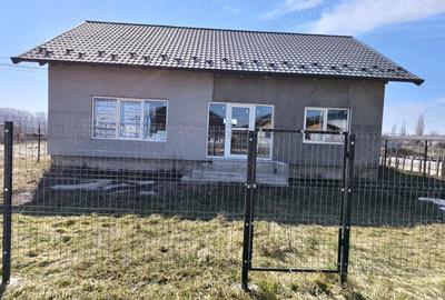 Casă cu 3 camere cu Teren 525 Mp în Stăncești - 2