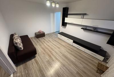 Apartament cu 2 camere semidecomandat, mobilat în Casa de Cultură