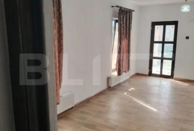 Casă cu 3 camere cu Piscina în Central - 8