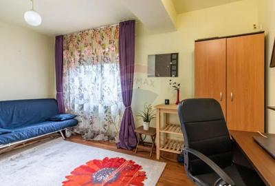 Casă cu 7 camere cu Garaj în Central - 3