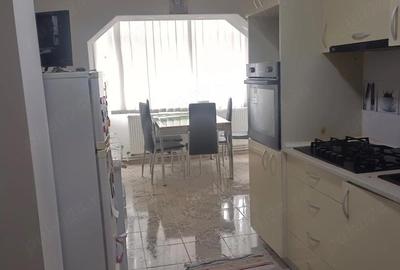 Apartament cu 4 camere semidecomandat în Central - 1