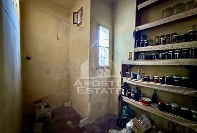 Casă cu 5 camere cu Canalizare în Traian - 8