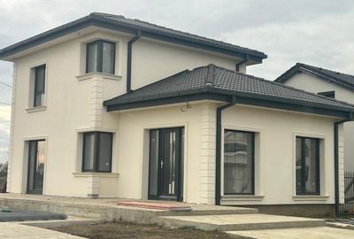 Casă cu 4 camere în Central