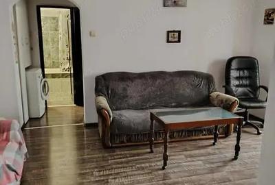 Inchiriez apartament 3 camere zona centrala - democratiei - 2