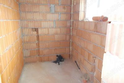 Casă cu 5 camere cu Teren 500 Mp în Moșnița Veche - 12