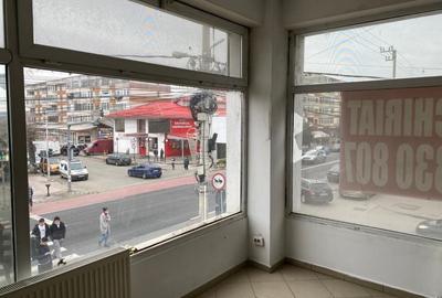 Spațiu comercial, de 300 mp, în Central - 4