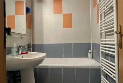 Apartament cu 3 camere semidecomandat în Central - 3