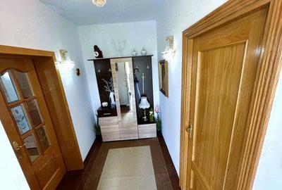 Casă cu 5 camere cu Teren 2042 Mp în Central - 8