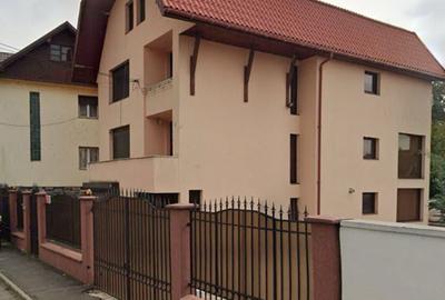 Casă cu 4 camere în Central - 1
